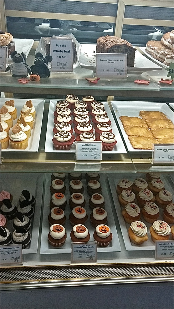 some of the treats available at Oakleaf Cakes
